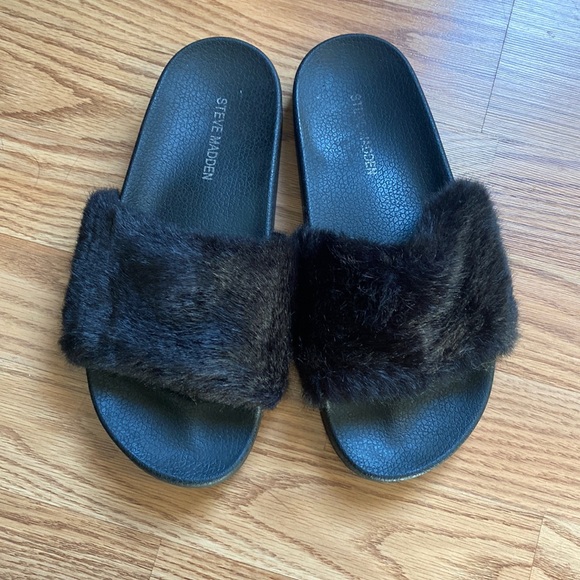 steve madden fluffy slides